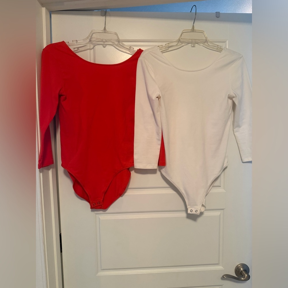 GAP Long Sleeve One-Piece Bodysuits - Red & White 2 Sets